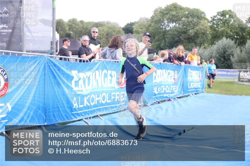 25.08.2024 - Elbe Triathlon Hamburg H.Heesch http://msf.ph/oto/6883673 25.08.2024 13:02:10 Ziel 1828 meine-sportfotos.de