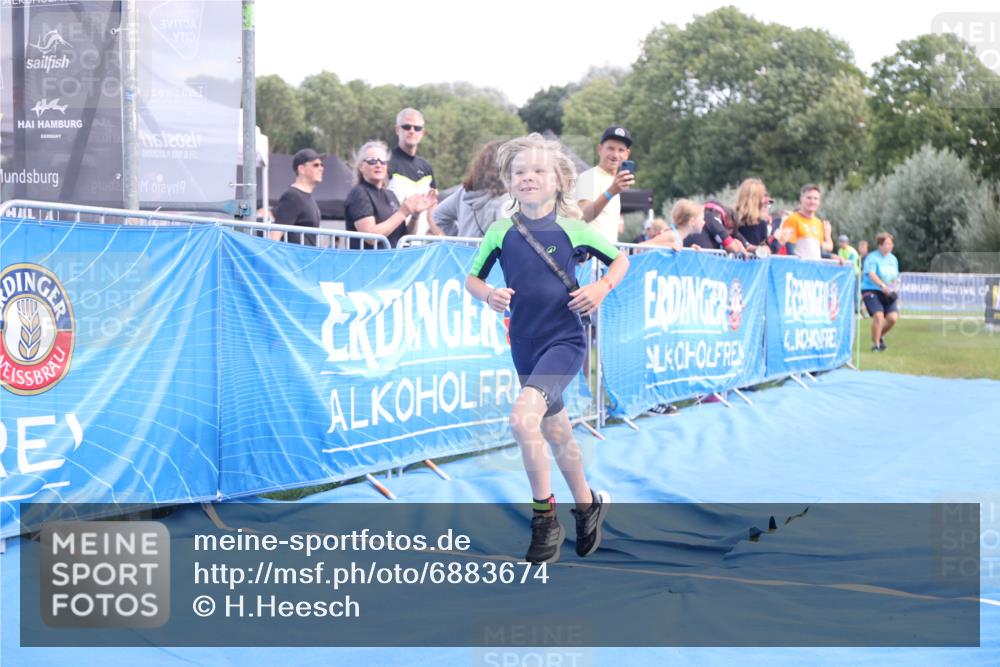 25.08.2024 - Elbe Triathlon Hamburg H.Heesch http://msf.ph/oto/6883674 25.08.2024 13:02:10 Ziel 1828 meine-sportfotos.de