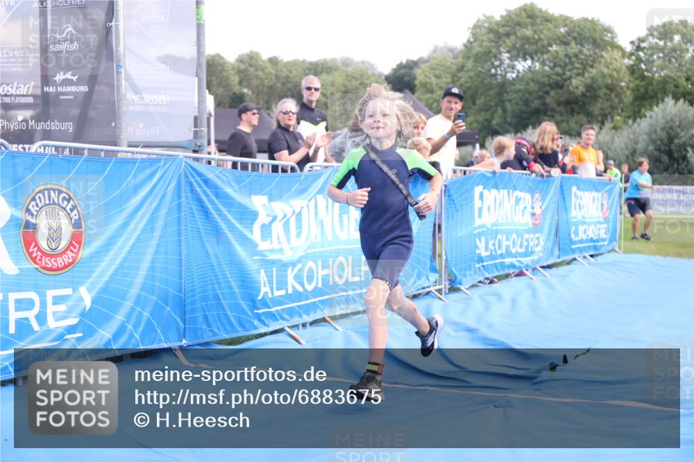 25.08.2024 - Elbe Triathlon Hamburg H.Heesch http://msf.ph/oto/6883675 25.08.2024 13:02:10 Ziel 1828 meine-sportfotos.de