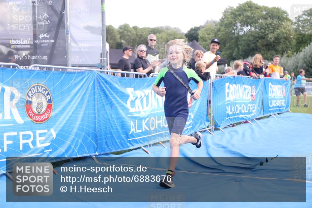 25.08.2024 - Elbe Triathlon Hamburg H.Heesch http://msf.ph/oto/6883676 25.08.2024 13:02:10 Ziel 1828 meine-sportfotos.de