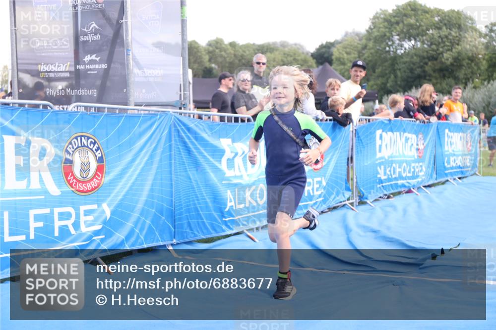 25.08.2024 - Elbe Triathlon Hamburg H.Heesch http://msf.ph/oto/6883677 25.08.2024 13:02:10 Ziel 1828 meine-sportfotos.de