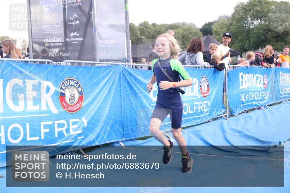 25.08.2024 - Elbe Triathlon Hamburg H.Heesch http://msf.ph/oto/6883679 25.08.2024 13:02:10 Ziel 1828 meine-sportfotos.de