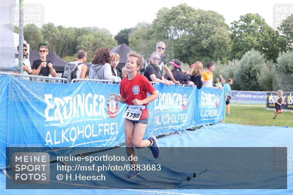 25.08.2024 - Elbe Triathlon Hamburg H.Heesch http://msf.ph/oto/6883683 25.08.2024 13:02:20 Ziel 1788 meine-sportfotos.de