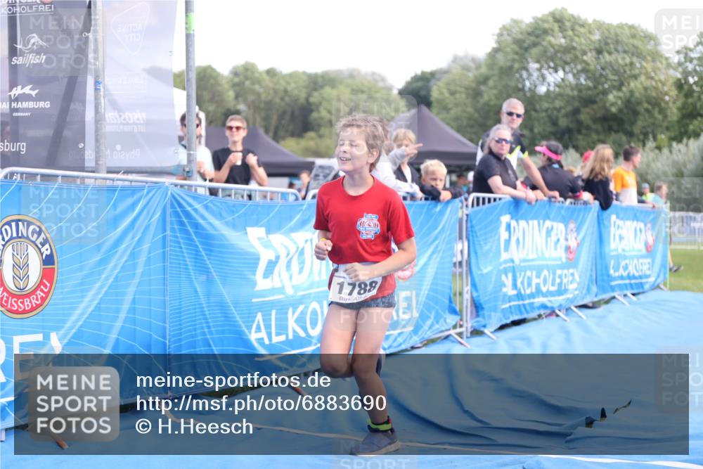 25.08.2024 - Elbe Triathlon Hamburg H.Heesch http://msf.ph/oto/6883690 25.08.2024 13:02:20 Ziel 1788 meine-sportfotos.de