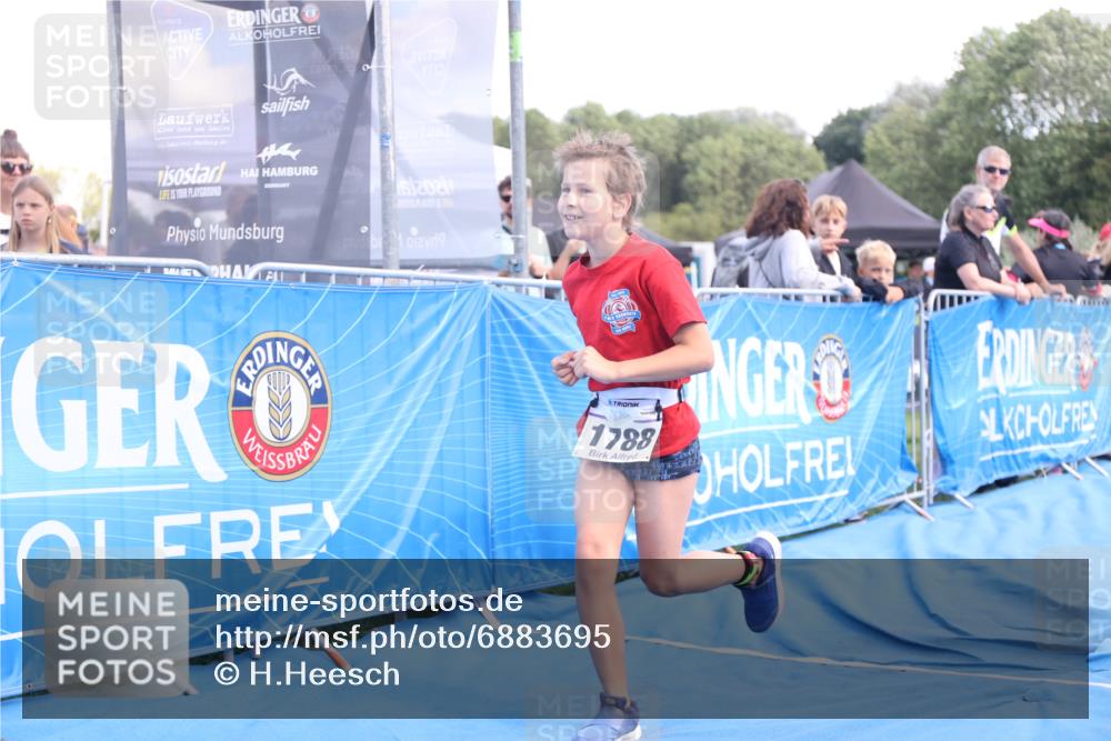 25.08.2024 - Elbe Triathlon Hamburg H.Heesch http://msf.ph/oto/6883695 25.08.2024 13:02:21 Ziel 1788 meine-sportfotos.de