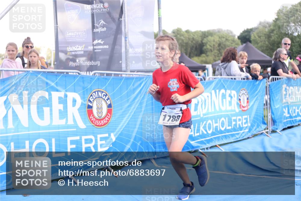 25.08.2024 - Elbe Triathlon Hamburg H.Heesch http://msf.ph/oto/6883697 25.08.2024 13:02:21 Ziel 1788 meine-sportfotos.de