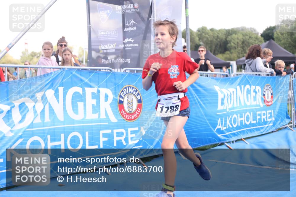 25.08.2024 - Elbe Triathlon Hamburg H.Heesch http://msf.ph/oto/6883700 25.08.2024 13:02:21 Ziel 1788 meine-sportfotos.de