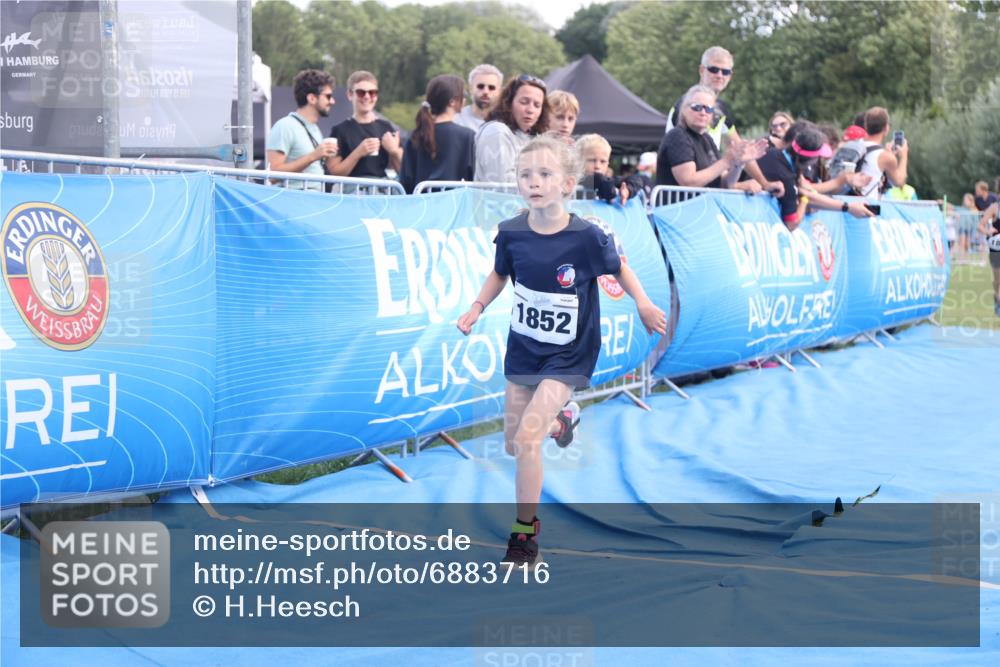 25.08.2024 - Elbe Triathlon Hamburg H.Heesch http://msf.ph/oto/6883716 25.08.2024 13:03:04 Ziel 1832, 1837, 1842, 1852 meine-sportfotos.de