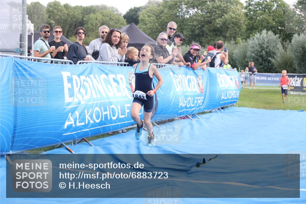 25.08.2024 - Elbe Triathlon Hamburg H.Heesch http://msf.ph/oto/6883723 25.08.2024 13:03:07 Ziel 1832, 1837, 1842, 1852 meine-sportfotos.de