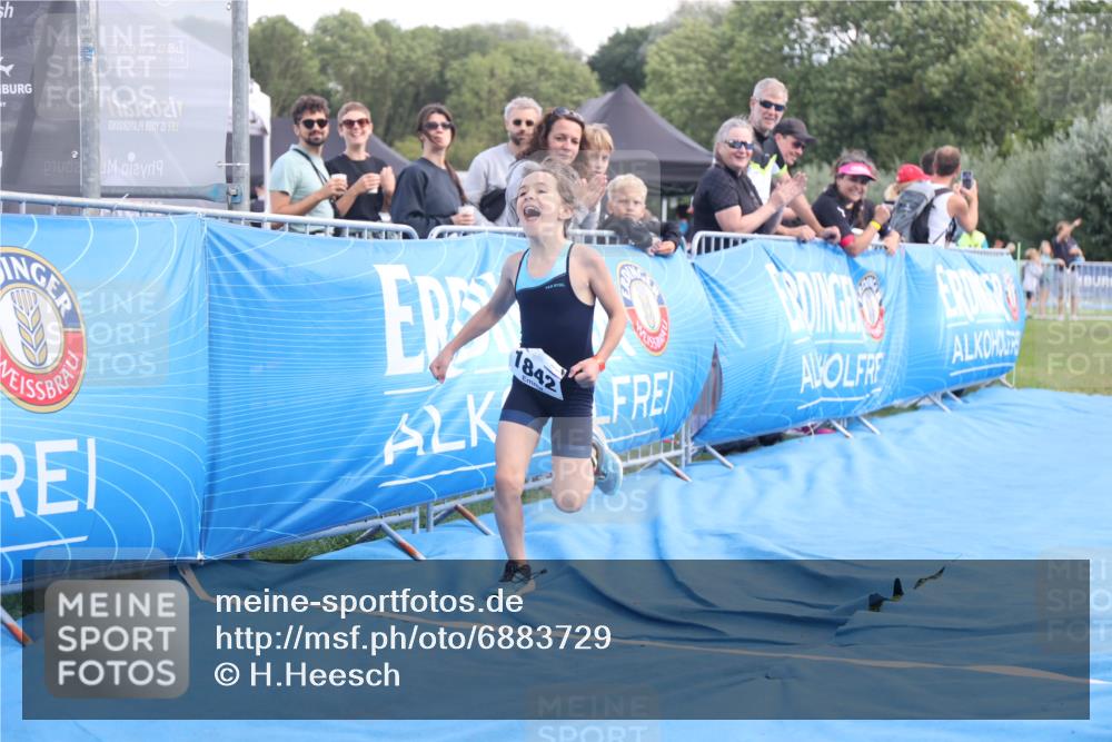 25.08.2024 - Elbe Triathlon Hamburg H.Heesch http://msf.ph/oto/6883729 25.08.2024 13:03:07 Ziel 1832, 1837, 1842, 1852 meine-sportfotos.de