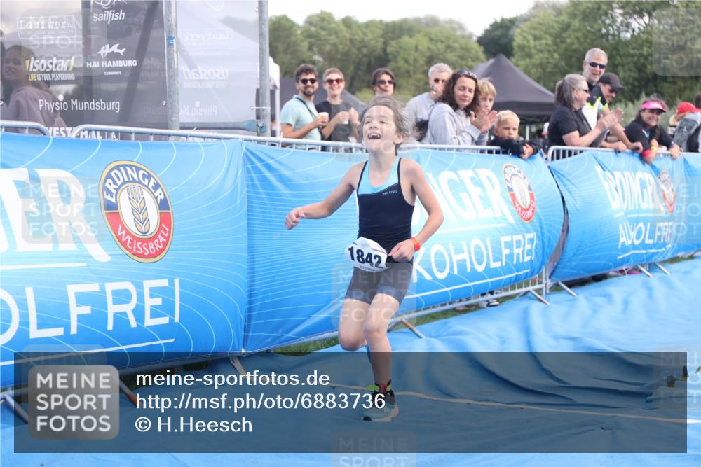 25.08.2024 - Elbe Triathlon Hamburg H.Heesch http://msf.ph/oto/6883736 25.08.2024 13:03:07 Ziel 1832, 1837, 1842, 1852 meine-sportfotos.de