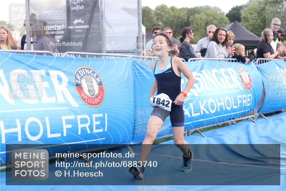 25.08.2024 - Elbe Triathlon Hamburg H.Heesch http://msf.ph/oto/6883740 25.08.2024 13:03:07 Ziel 1832, 1837, 1842, 1852 meine-sportfotos.de