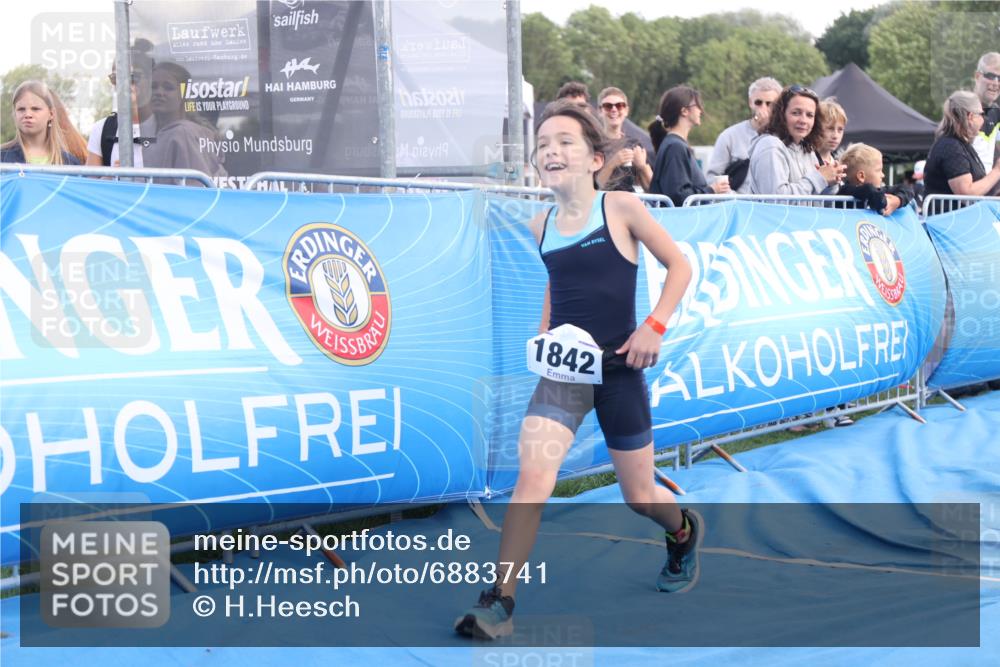 25.08.2024 - Elbe Triathlon Hamburg H.Heesch http://msf.ph/oto/6883741 25.08.2024 13:03:07 Ziel 1832, 1837, 1842, 1852 meine-sportfotos.de