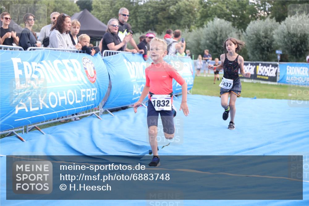 25.08.2024 - Elbe Triathlon Hamburg H.Heesch http://msf.ph/oto/6883748 25.08.2024 13:03:11 Ziel 1824, 1832, 1837, 1842, 1852 meine-sportfotos.de