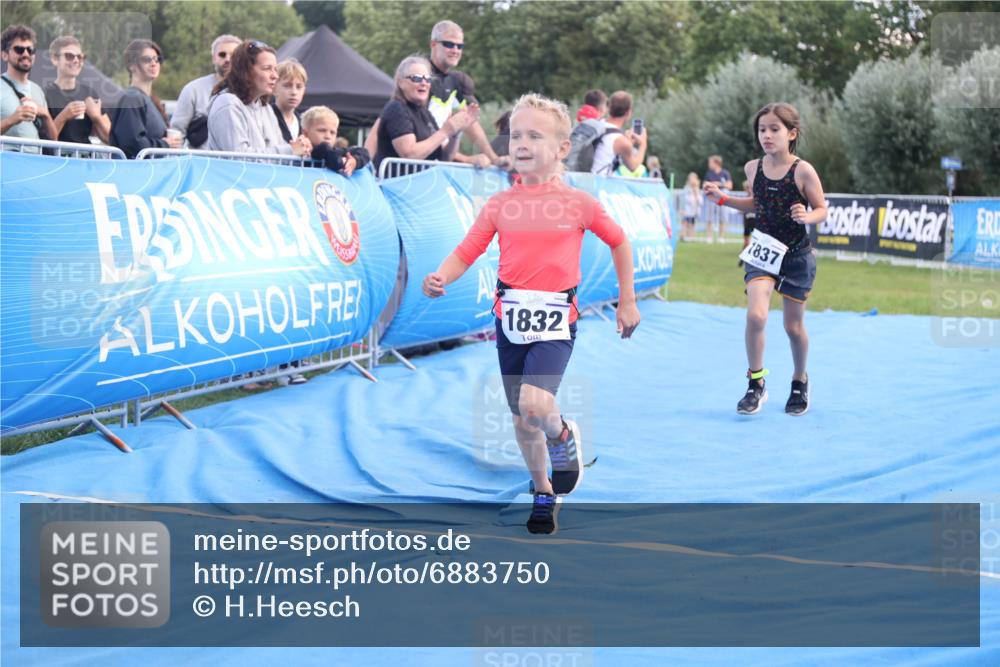 25.08.2024 - Elbe Triathlon Hamburg H.Heesch http://msf.ph/oto/6883750 25.08.2024 13:03:11 Ziel 1824, 1832, 1837, 1842, 1852 meine-sportfotos.de
