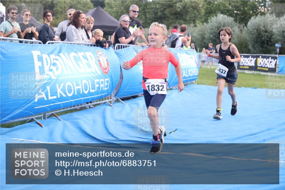 25.08.2024 - Elbe Triathlon Hamburg H.Heesch http://msf.ph/oto/6883751 25.08.2024 13:03:11 Ziel 1824, 1832, 1837, 1842, 1852 meine-sportfotos.de