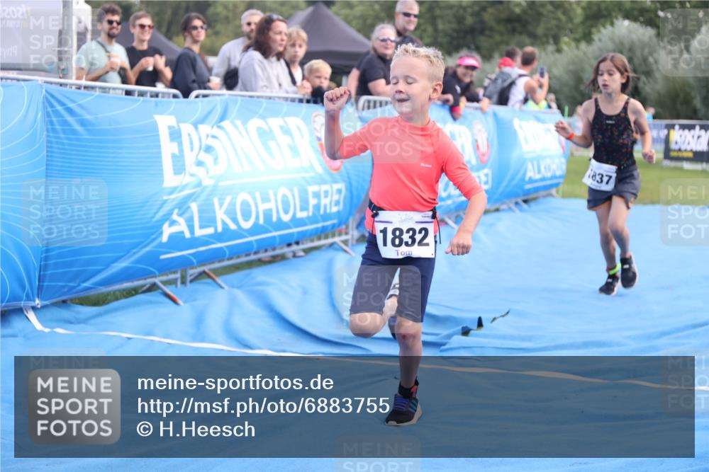 25.08.2024 - Elbe Triathlon Hamburg H.Heesch http://msf.ph/oto/6883755 25.08.2024 13:03:11 Ziel 1824, 1832, 1837, 1842, 1852 meine-sportfotos.de