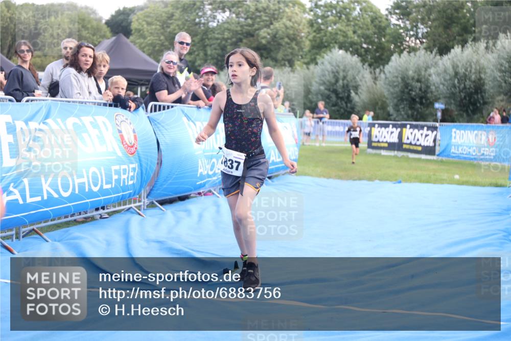 25.08.2024 - Elbe Triathlon Hamburg H.Heesch http://msf.ph/oto/6883756 25.08.2024 13:03:12 Ziel 1824, 1832, 1837, 1842 meine-sportfotos.de