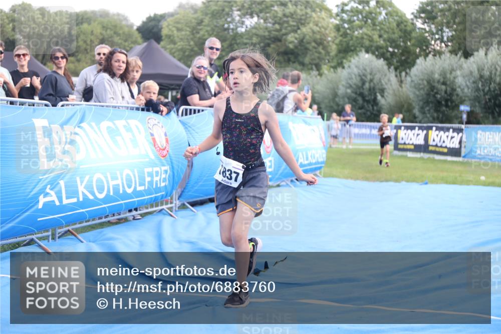 25.08.2024 - Elbe Triathlon Hamburg H.Heesch http://msf.ph/oto/6883760 25.08.2024 13:03:12 Ziel 1824, 1832, 1837, 1842 meine-sportfotos.de