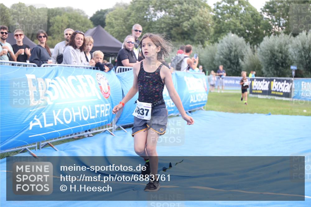 25.08.2024 - Elbe Triathlon Hamburg H.Heesch http://msf.ph/oto/6883761 25.08.2024 13:03:12 Ziel 1824, 1832, 1837, 1842 meine-sportfotos.de