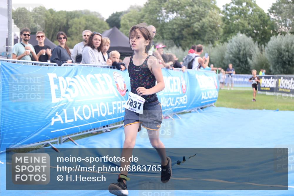 25.08.2024 - Elbe Triathlon Hamburg H.Heesch http://msf.ph/oto/6883765 25.08.2024 13:03:12 Ziel 1824, 1832, 1837, 1842 meine-sportfotos.de