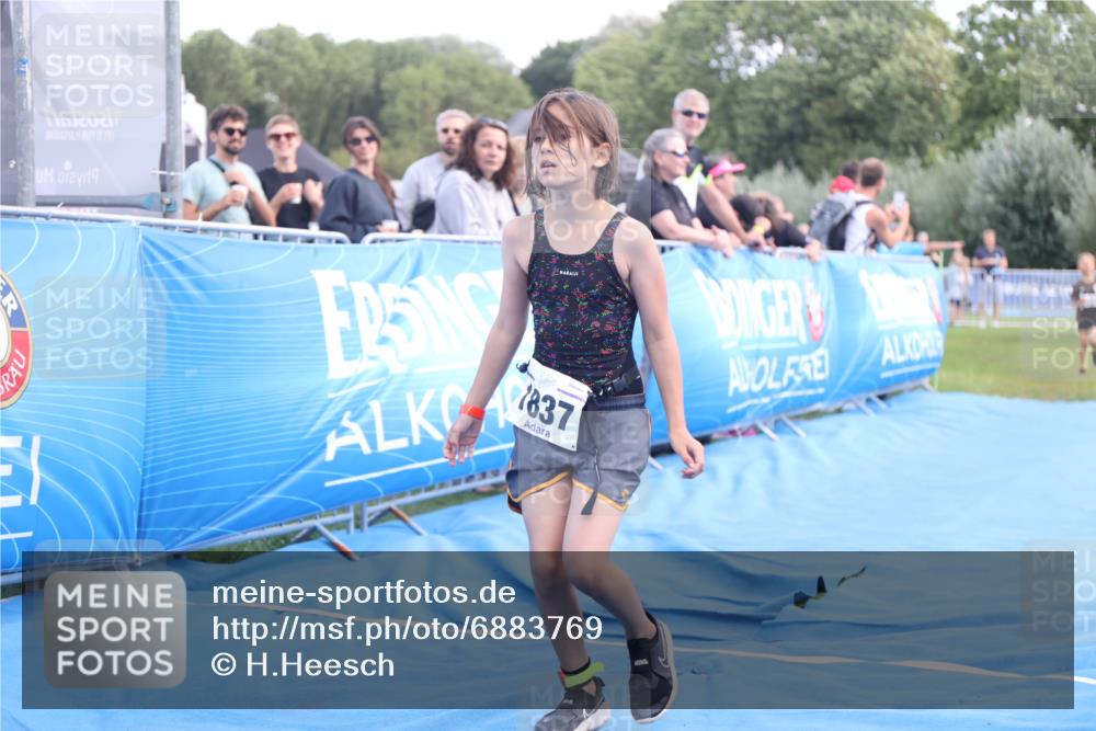 25.08.2024 - Elbe Triathlon Hamburg H.Heesch http://msf.ph/oto/6883769 25.08.2024 13:03:12 Ziel 1824, 1832, 1837, 1842 meine-sportfotos.de