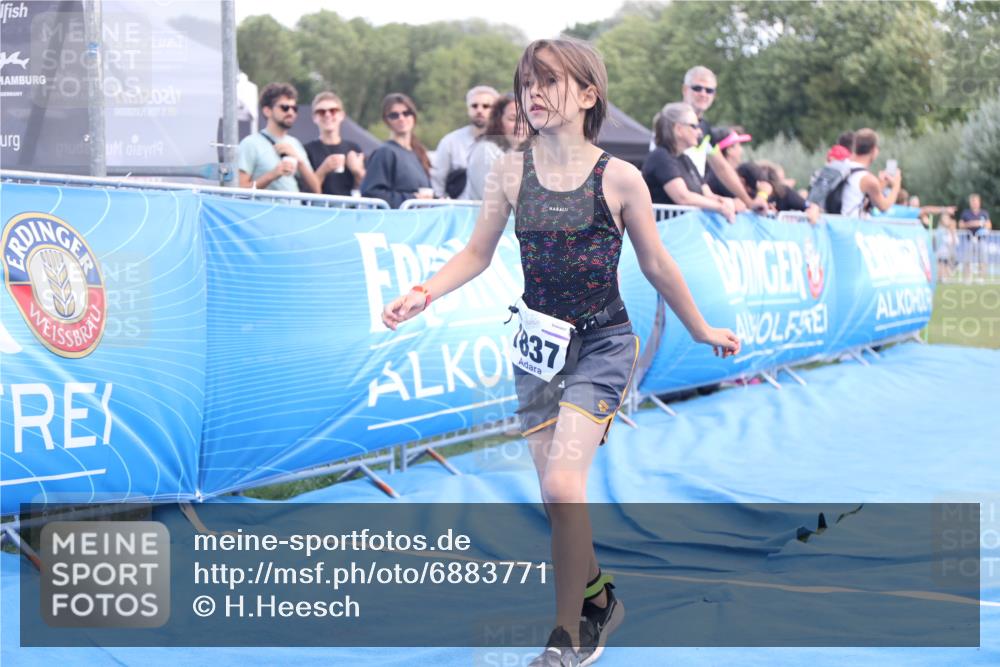25.08.2024 - Elbe Triathlon Hamburg H.Heesch http://msf.ph/oto/6883771 25.08.2024 13:03:12 Ziel 1824, 1832, 1837, 1842 meine-sportfotos.de