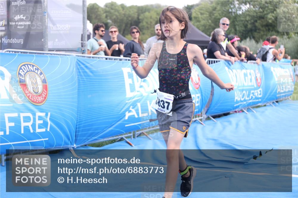 25.08.2024 - Elbe Triathlon Hamburg H.Heesch http://msf.ph/oto/6883773 25.08.2024 13:03:13 Ziel 1824, 1832, 1837, 1842 meine-sportfotos.de