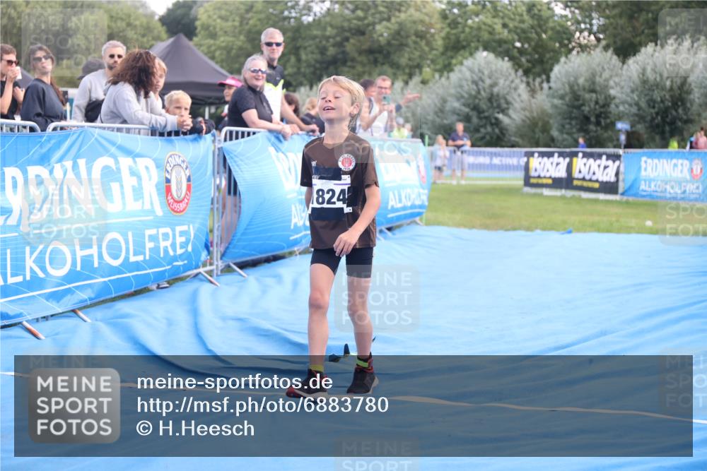 25.08.2024 - Elbe Triathlon Hamburg H.Heesch http://msf.ph/oto/6883780 25.08.2024 13:03:20 Ziel 1824 meine-sportfotos.de