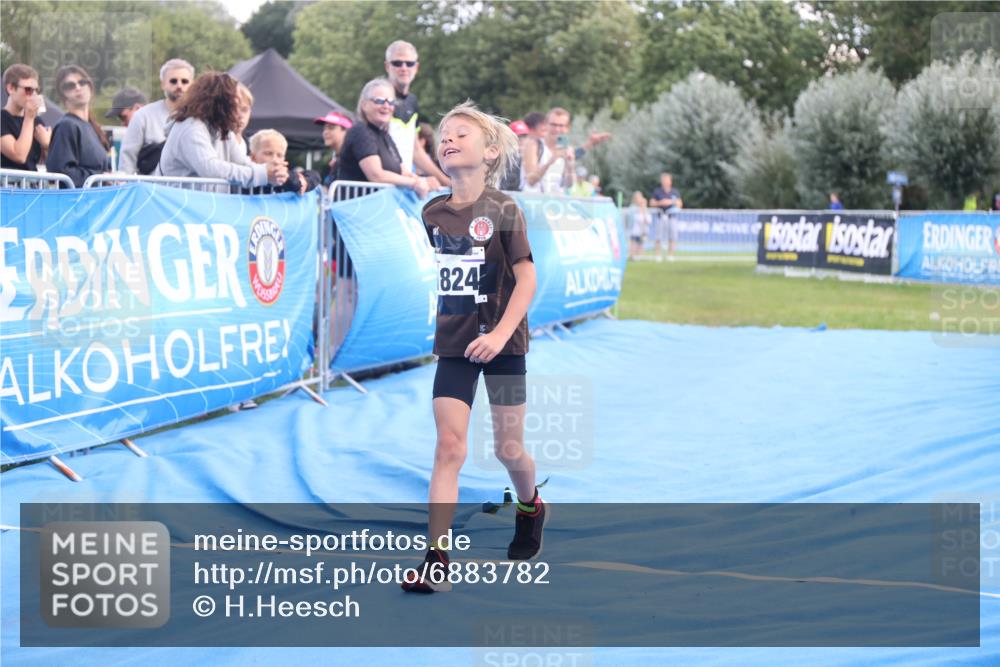 25.08.2024 - Elbe Triathlon Hamburg H.Heesch http://msf.ph/oto/6883782 25.08.2024 13:03:20 Ziel 1824 meine-sportfotos.de