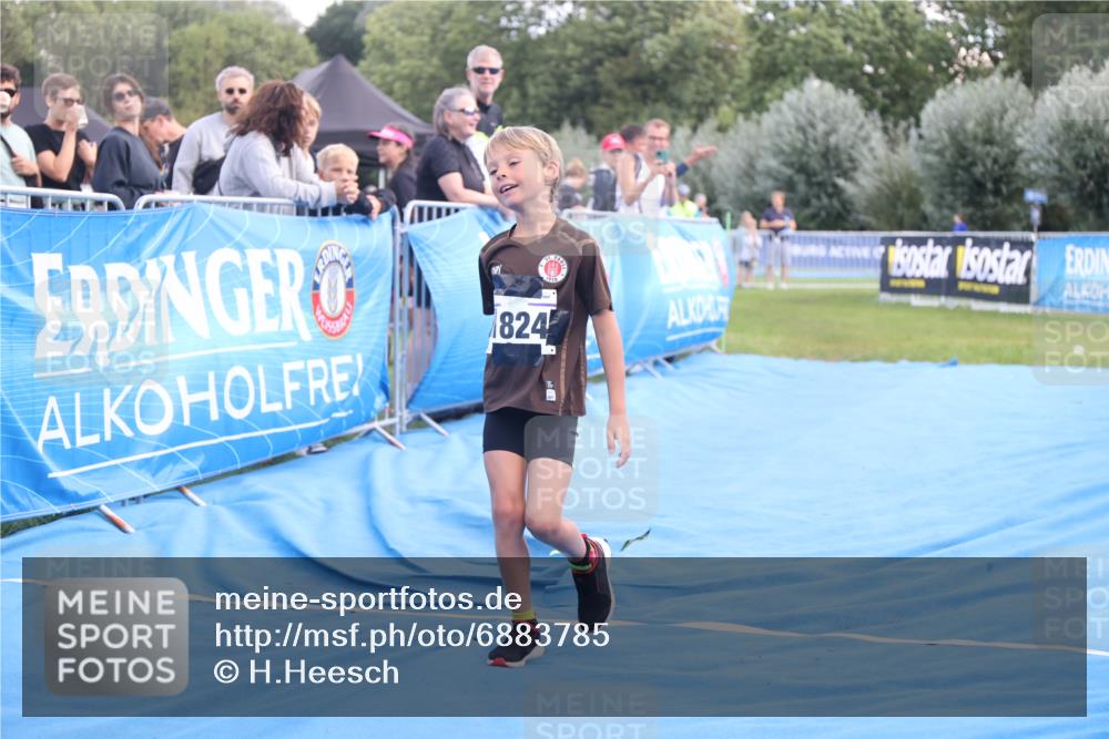 25.08.2024 - Elbe Triathlon Hamburg H.Heesch http://msf.ph/oto/6883785 25.08.2024 13:03:20 Ziel 1824 meine-sportfotos.de