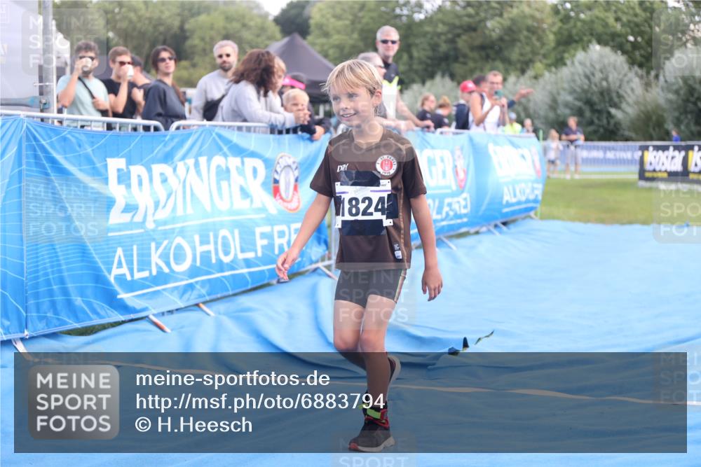 25.08.2024 - Elbe Triathlon Hamburg H.Heesch http://msf.ph/oto/6883794 25.08.2024 13:03:20 Ziel 1824 meine-sportfotos.de