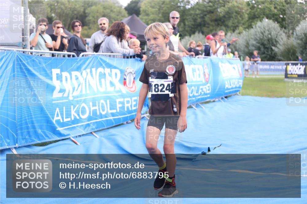 25.08.2024 - Elbe Triathlon Hamburg H.Heesch http://msf.ph/oto/6883795 25.08.2024 13:03:20 Ziel 1824 meine-sportfotos.de