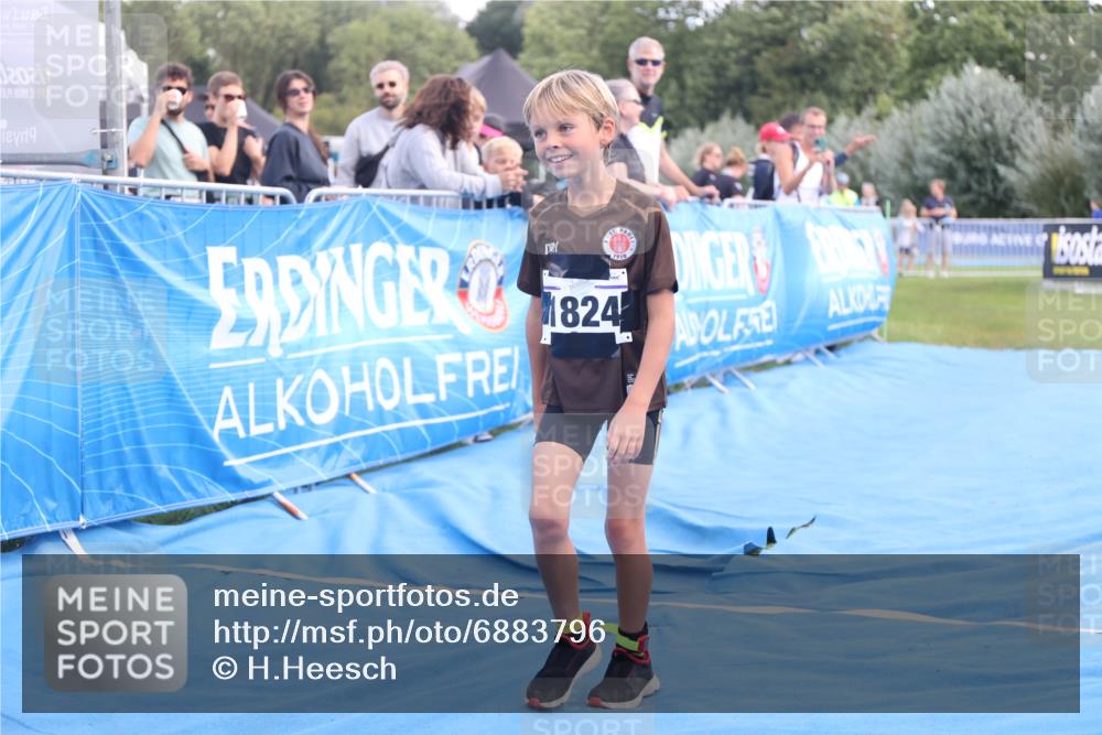 25.08.2024 - Elbe Triathlon Hamburg H.Heesch http://msf.ph/oto/6883796 25.08.2024 13:03:20 Ziel 1824 meine-sportfotos.de