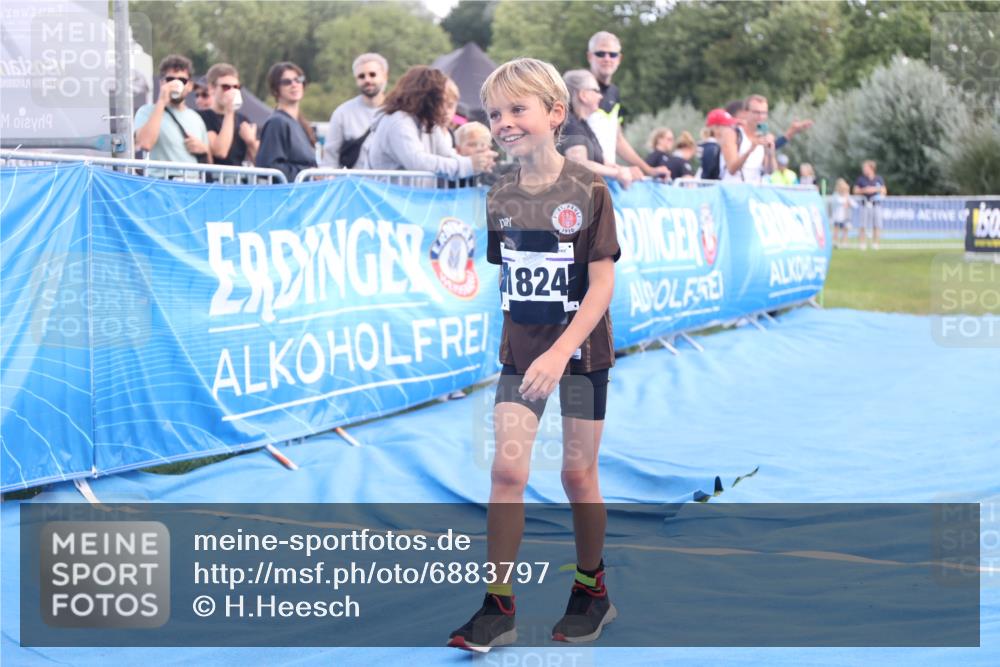 25.08.2024 - Elbe Triathlon Hamburg H.Heesch http://msf.ph/oto/6883797 25.08.2024 13:03:20 Ziel 1824 meine-sportfotos.de