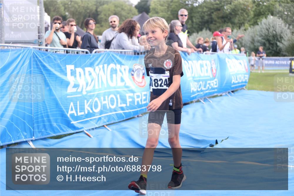 25.08.2024 - Elbe Triathlon Hamburg H.Heesch http://msf.ph/oto/6883798 25.08.2024 13:03:20 Ziel 1824 meine-sportfotos.de
