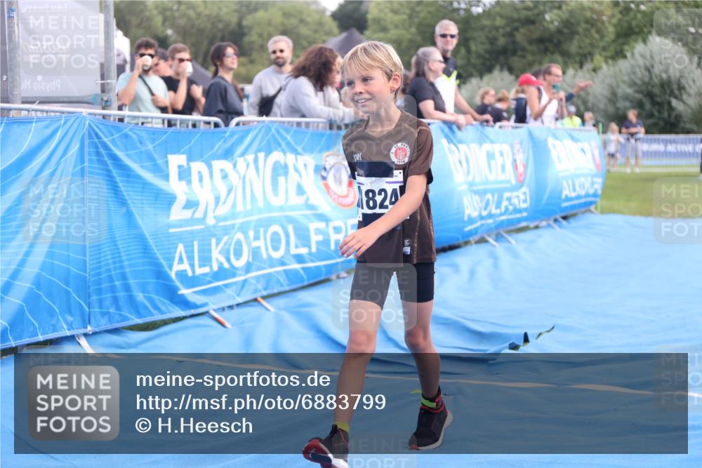25.08.2024 - Elbe Triathlon Hamburg H.Heesch http://msf.ph/oto/6883799 25.08.2024 13:03:20 Ziel 1824 meine-sportfotos.de