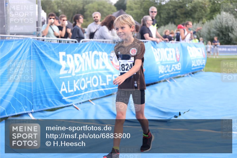 25.08.2024 - Elbe Triathlon Hamburg H.Heesch http://msf.ph/oto/6883800 25.08.2024 13:03:21 Ziel 1824 meine-sportfotos.de