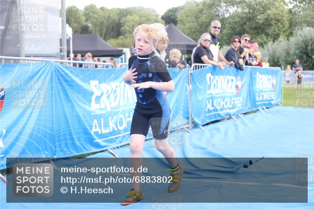 25.08.2024 - Elbe Triathlon Hamburg H.Heesch http://msf.ph/oto/6883802 25.08.2024 13:03:44 Ziel 1844, 1854 meine-sportfotos.de