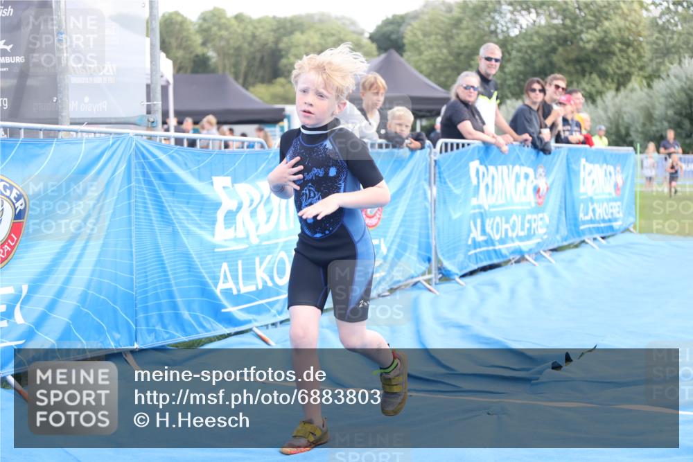 25.08.2024 - Elbe Triathlon Hamburg H.Heesch http://msf.ph/oto/6883803 25.08.2024 13:03:44 Ziel 1844, 1854 meine-sportfotos.de