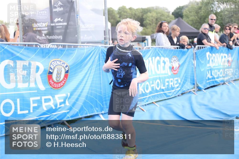 25.08.2024 - Elbe Triathlon Hamburg H.Heesch http://msf.ph/oto/6883811 25.08.2024 13:03:44 Ziel 1844, 1854 meine-sportfotos.de