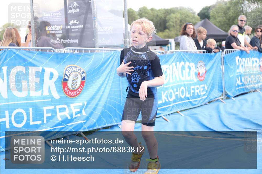 25.08.2024 - Elbe Triathlon Hamburg H.Heesch http://msf.ph/oto/6883812 25.08.2024 13:03:44 Ziel 1844, 1854 meine-sportfotos.de