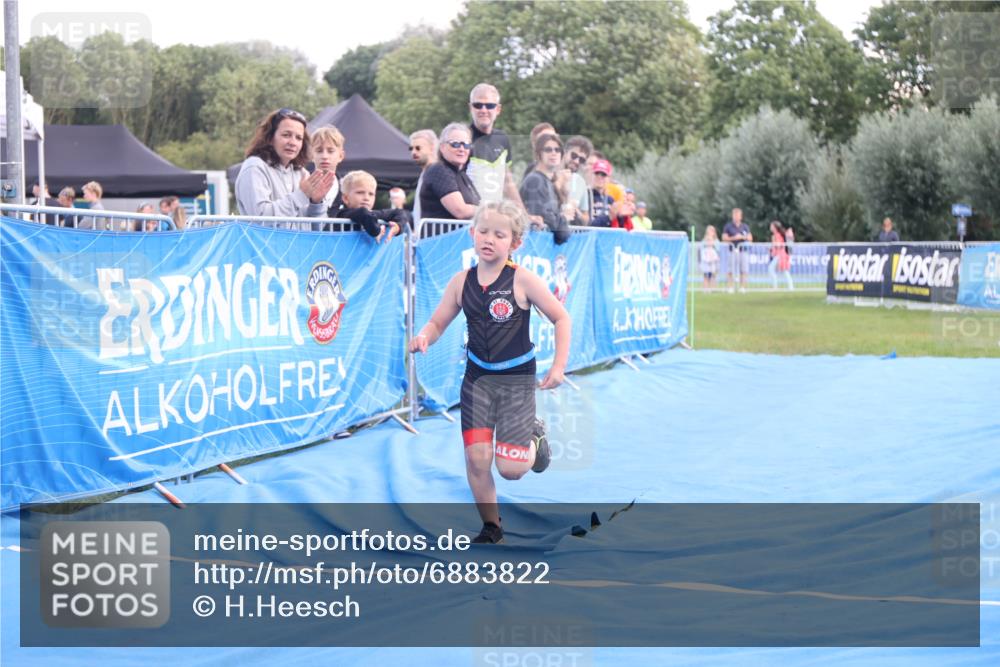25.08.2024 - Elbe Triathlon Hamburg H.Heesch http://msf.ph/oto/6883822 25.08.2024 13:03:52 Ziel 1844 meine-sportfotos.de