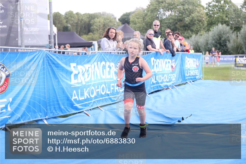 25.08.2024 - Elbe Triathlon Hamburg H.Heesch http://msf.ph/oto/6883830 25.08.2024 13:03:52 Ziel 1844 meine-sportfotos.de