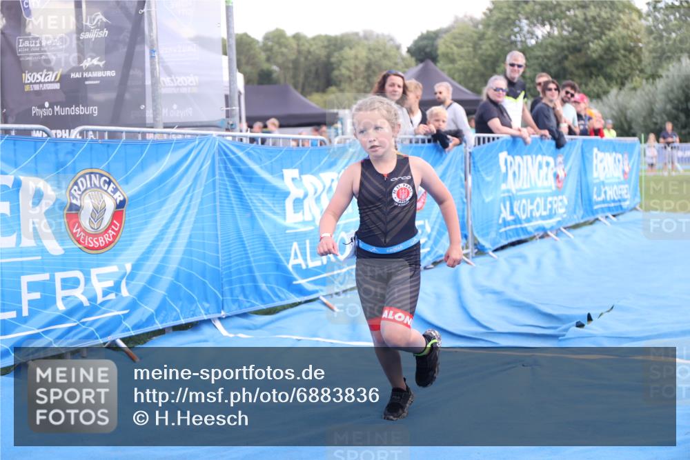 25.08.2024 - Elbe Triathlon Hamburg H.Heesch http://msf.ph/oto/6883836 25.08.2024 13:03:52 Ziel 1844 meine-sportfotos.de
