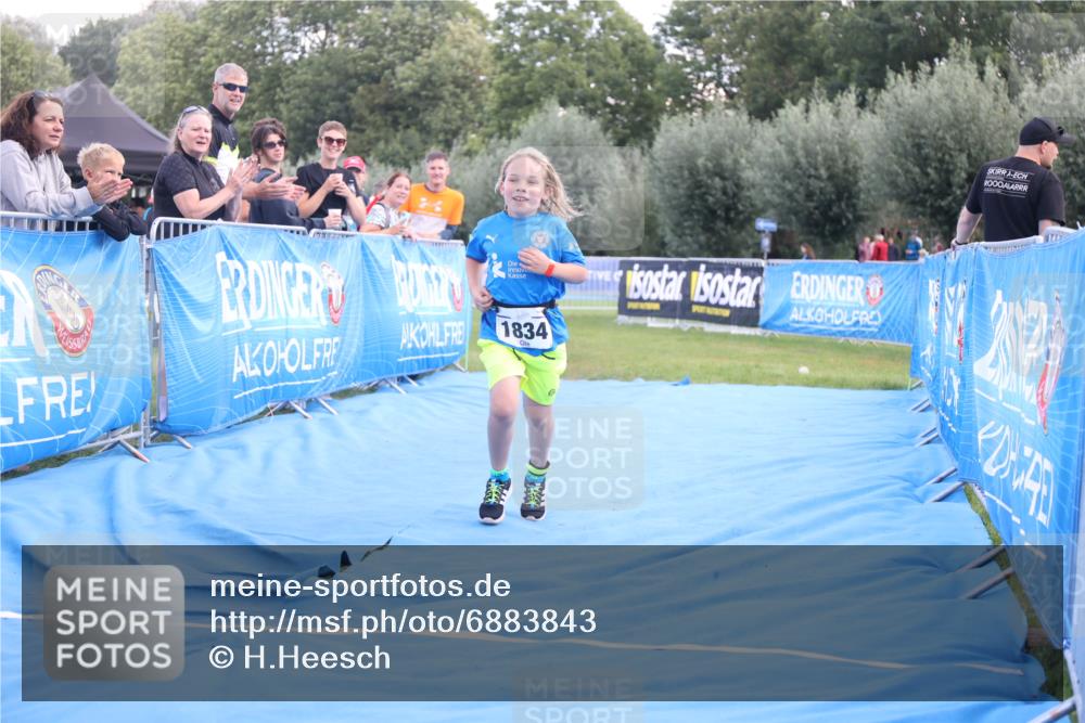 25.08.2024 - Elbe Triathlon Hamburg H.Heesch http://msf.ph/oto/6883843 25.08.2024 13:04:25 Ziel 1834 meine-sportfotos.de