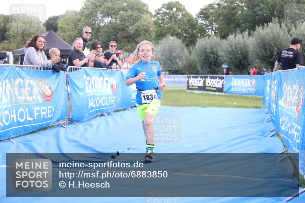 25.08.2024 - Elbe Triathlon Hamburg H.Heesch http://msf.ph/oto/6883850 25.08.2024 13:04:26 Ziel 1834 meine-sportfotos.de