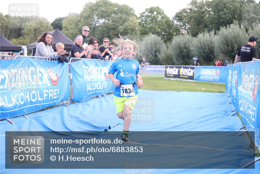 25.08.2024 - Elbe Triathlon Hamburg H.Heesch http://msf.ph/oto/6883853 25.08.2024 13:04:26 Ziel 1834 meine-sportfotos.de