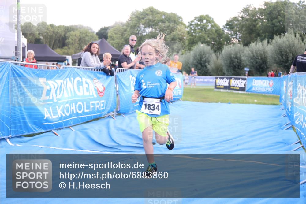 25.08.2024 - Elbe Triathlon Hamburg H.Heesch http://msf.ph/oto/6883860 25.08.2024 13:04:26 Ziel 1834 meine-sportfotos.de