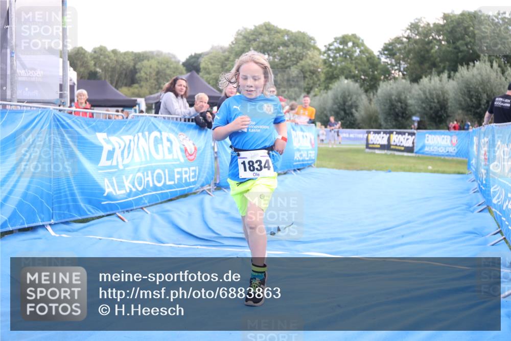 25.08.2024 - Elbe Triathlon Hamburg H.Heesch http://msf.ph/oto/6883863 25.08.2024 13:04:26 Ziel 1834 meine-sportfotos.de